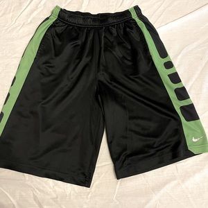 Nike elite basketball shorts in youth XL